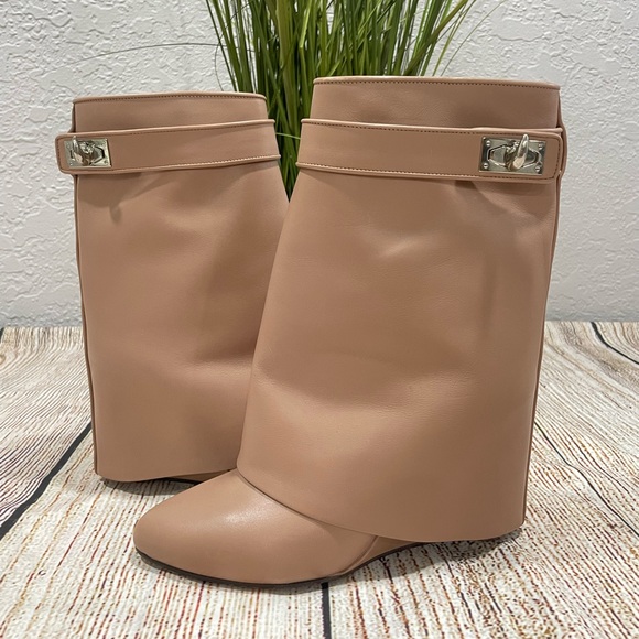 🎉🎉HP🎊🎊Givenchy Shark Lock Ankle Boot in Nude -Sz 38 (8 US) - Picture 1 of 8